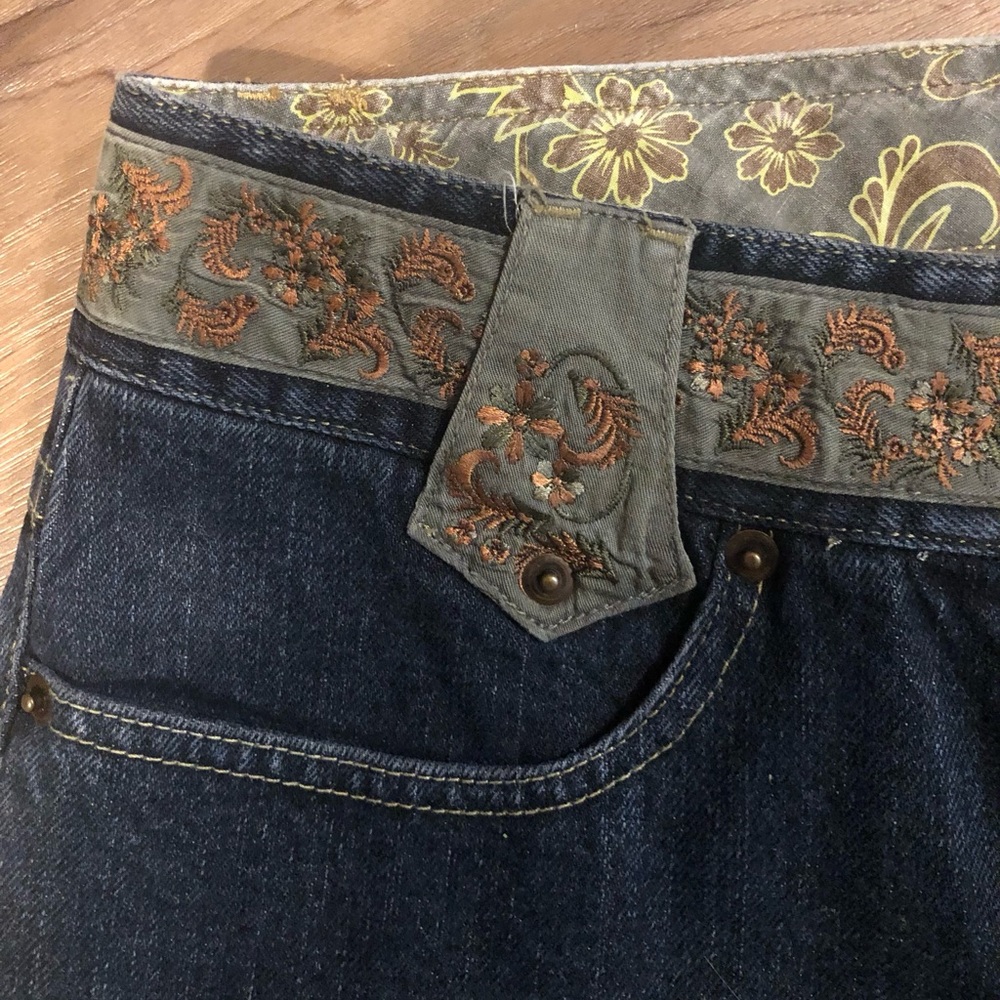 Willi Smith High Waisted Decorative Waistband and Loops Blue Jeans Size 8
